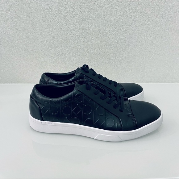 Calvin Klein Men’s black CK monogram embossed leather sneaker Size 9 like new - Picture 6 of 9